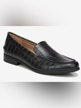 Women Black Loafer